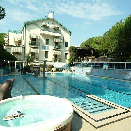 Hotel Flora Milano Marittima Dış mekan fotoğraf