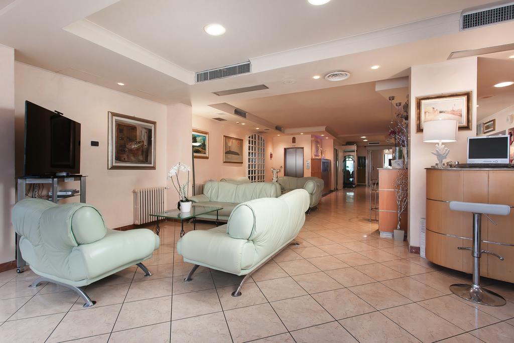 Hotel Flora Milano Marittima Dış mekan fotoğraf