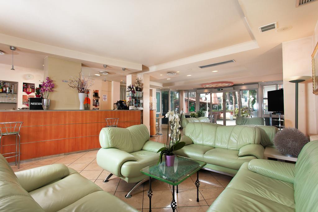 Hotel Flora Milano Marittima Dış mekan fotoğraf