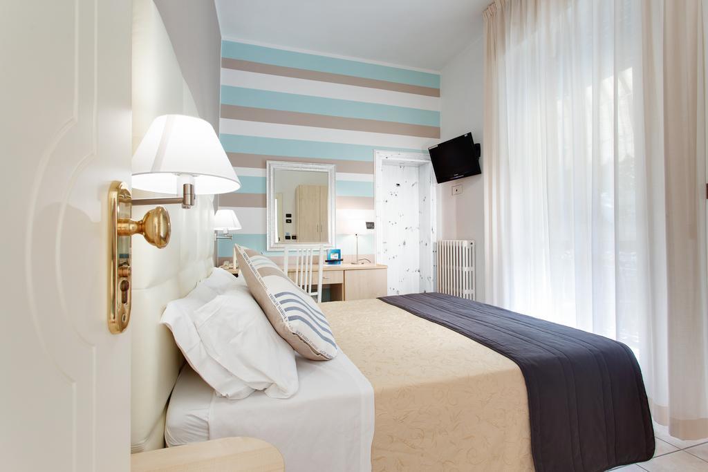 Hotel Flora Milano Marittima Dış mekan fotoğraf