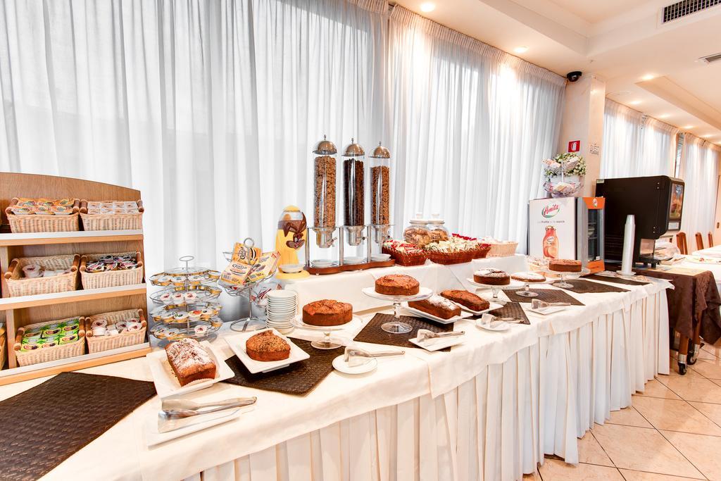 Hotel Flora Milano Marittima Dış mekan fotoğraf