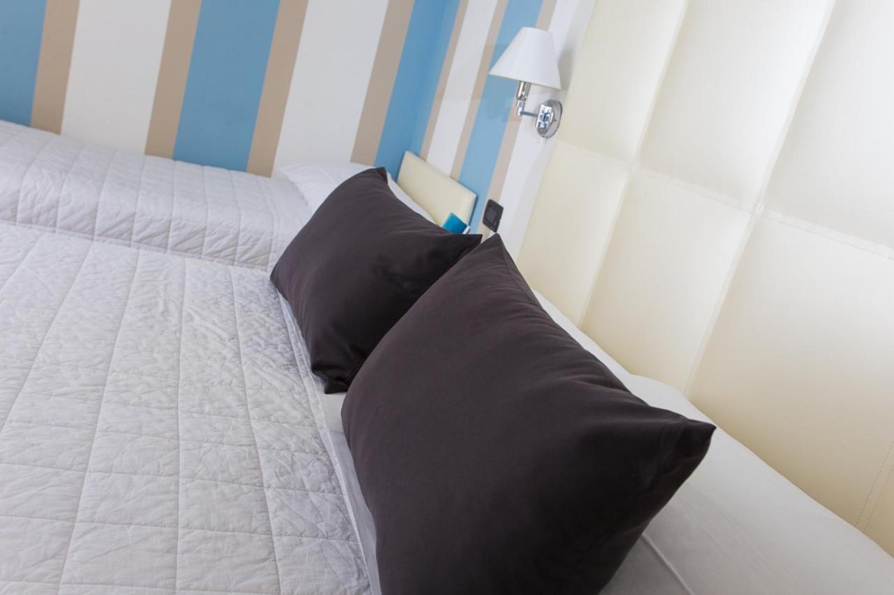 Hotel Flora Milano Marittima Dış mekan fotoğraf